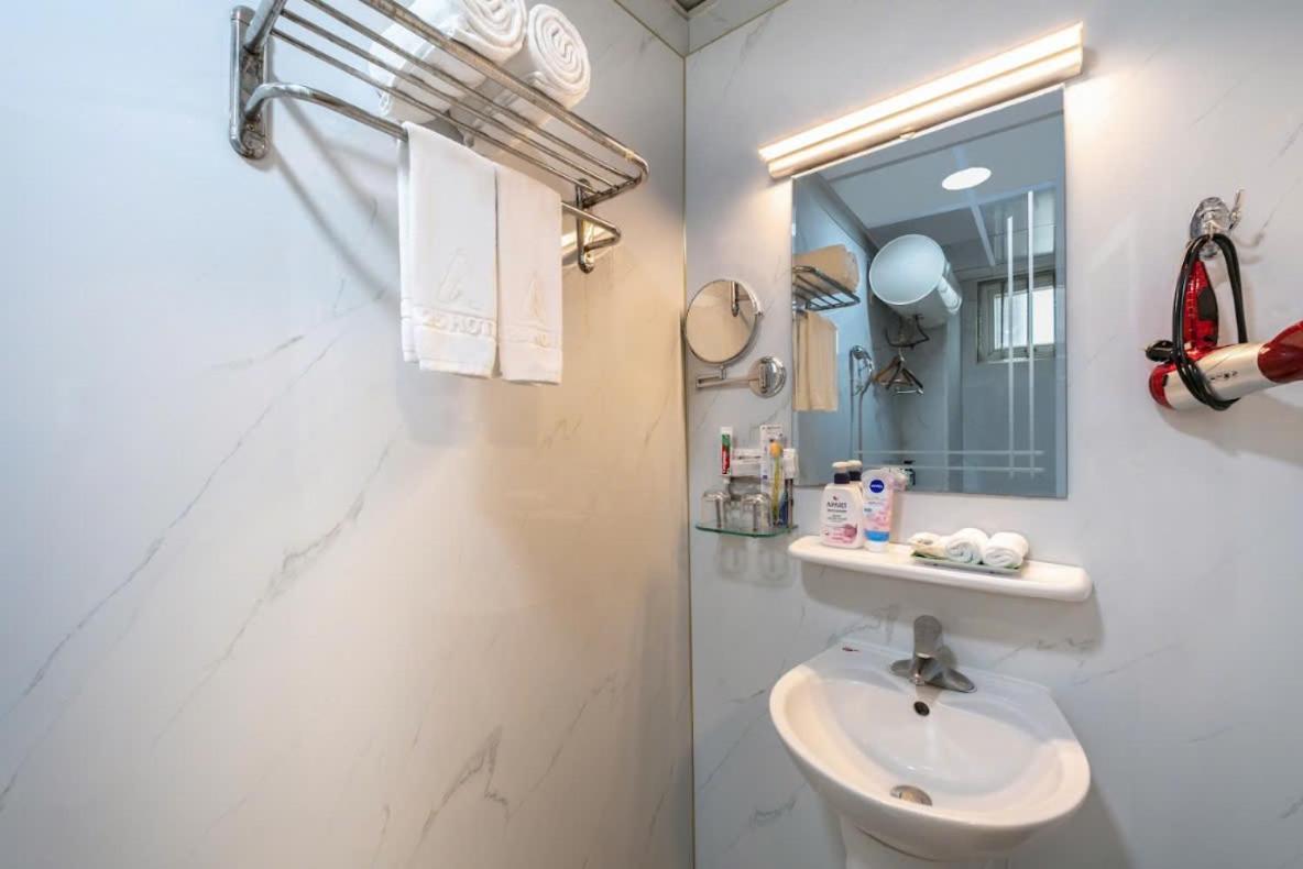 A25 Hotel - Doi Can 2 Hanoi Eksteriør bilde